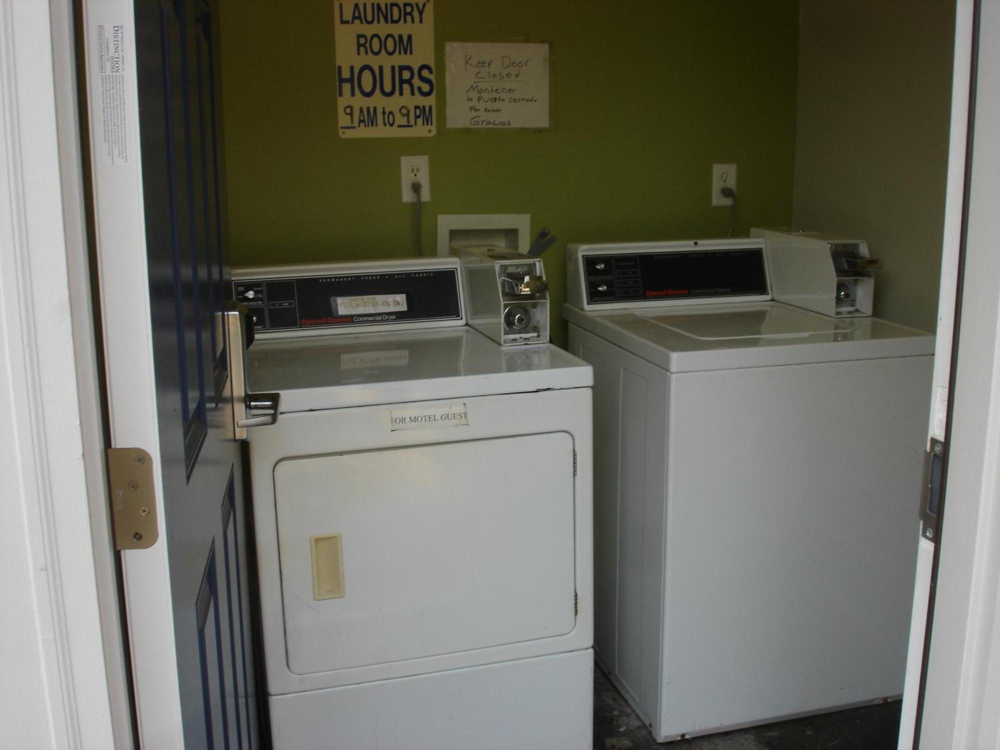 Value Inn Motel Eugene Airport Екстер'єр фото